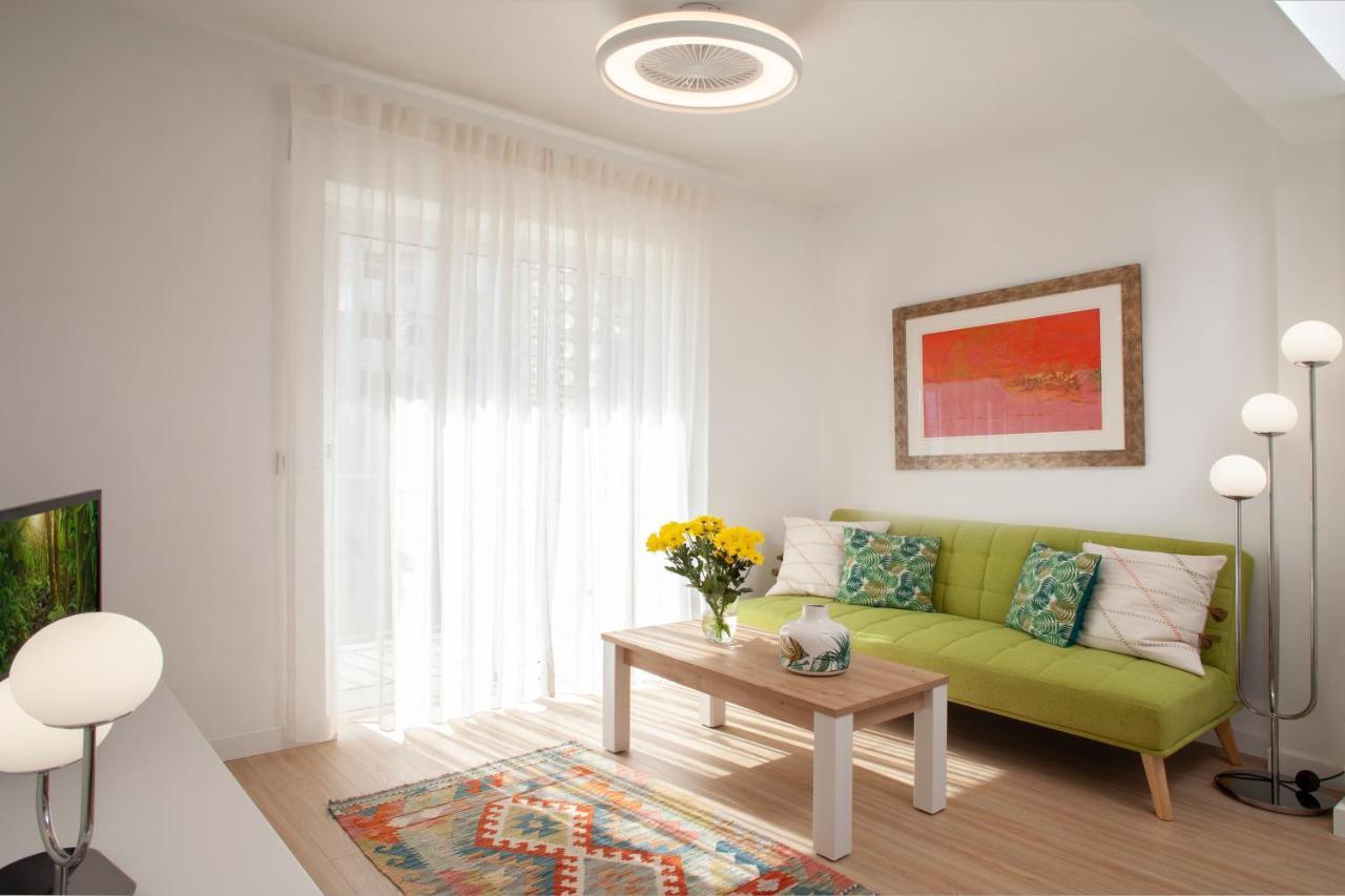 Lovely Beachfront Apartment In Calahonda Sitio de Calahonda Exterior photo