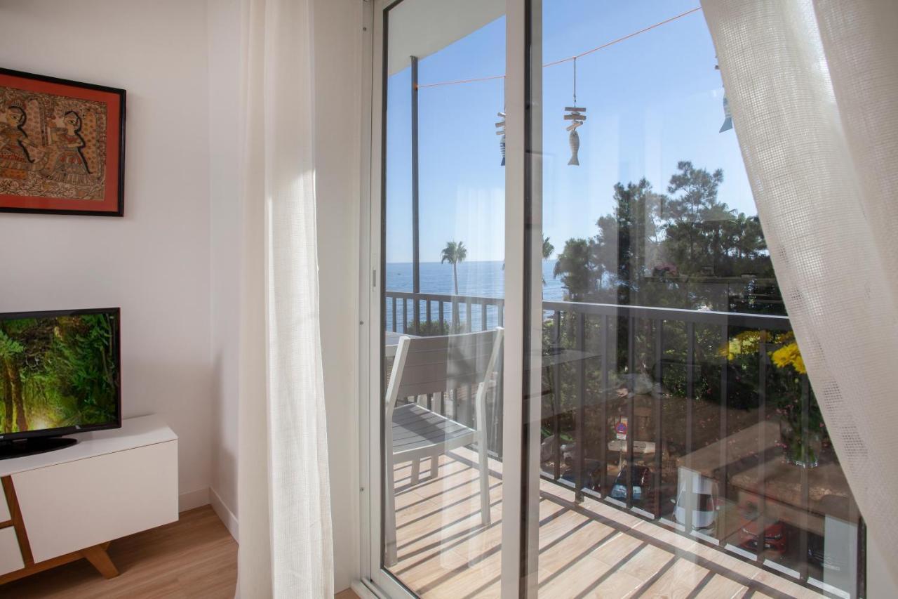 Lovely Beachfront Apartment In Calahonda Sitio de Calahonda Exterior photo